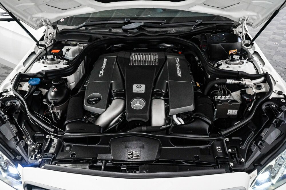 Mercedes Benz E-class image 3