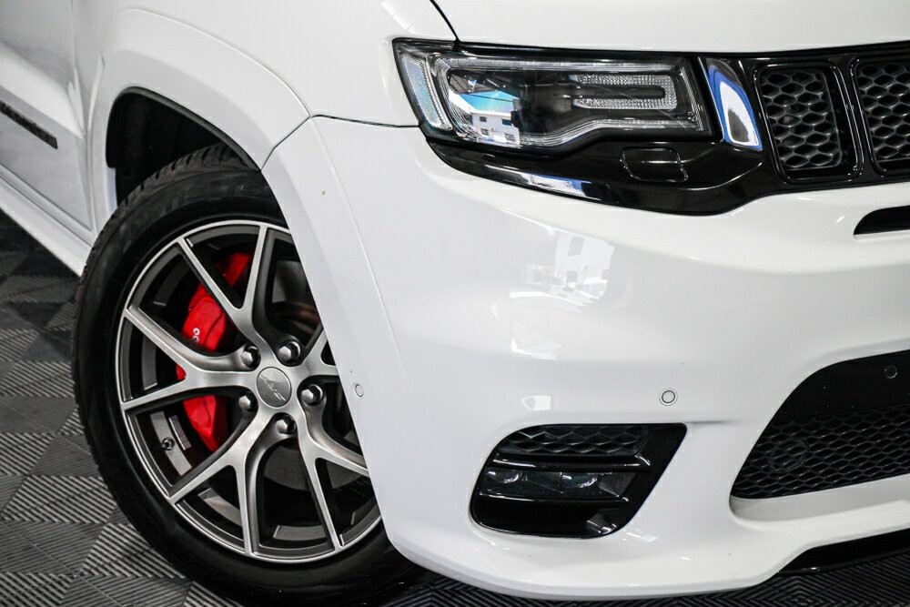 Jeep Grand Cherokee image 2