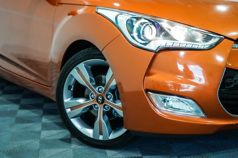 Hyundai Veloster image 2
