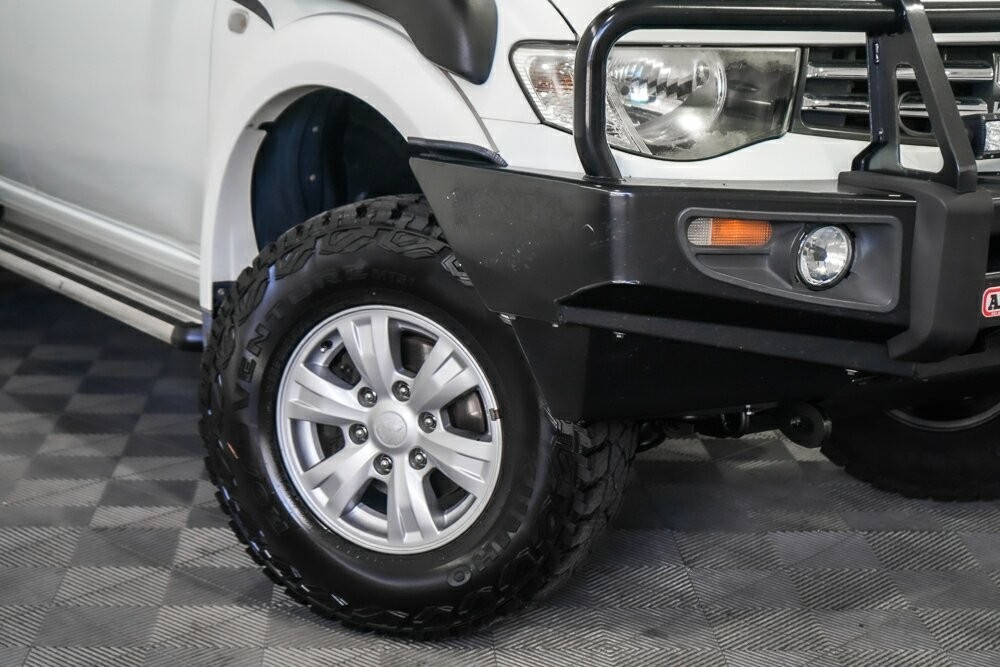 Mitsubishi Triton image 2