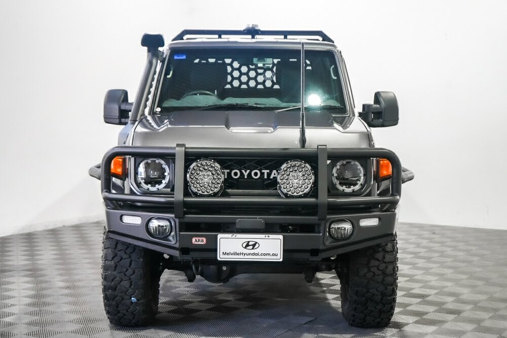 Toyota Landcruiser image 3