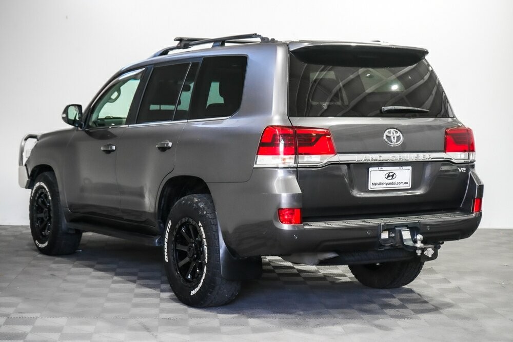 Toyota Landcruiser image 4