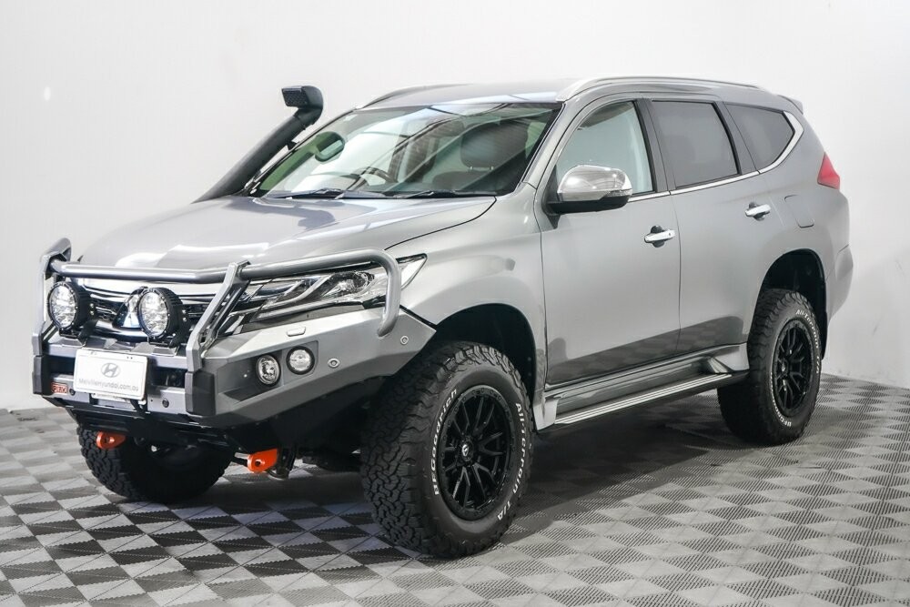 Mitsubishi Pajero Sport image 4