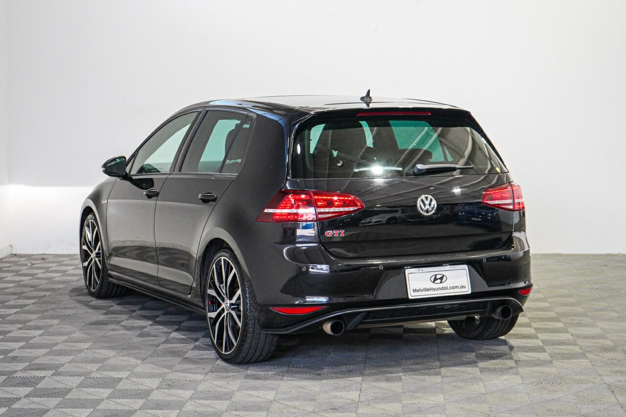 Volkswagen Golf image 4