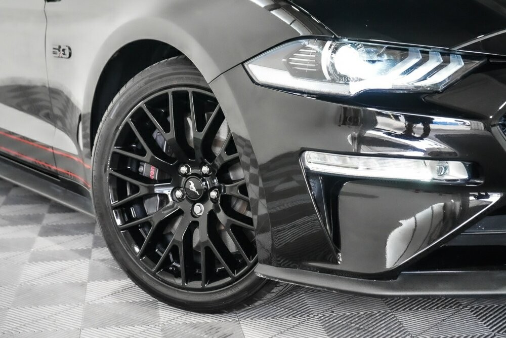 Ford Mustang image 2