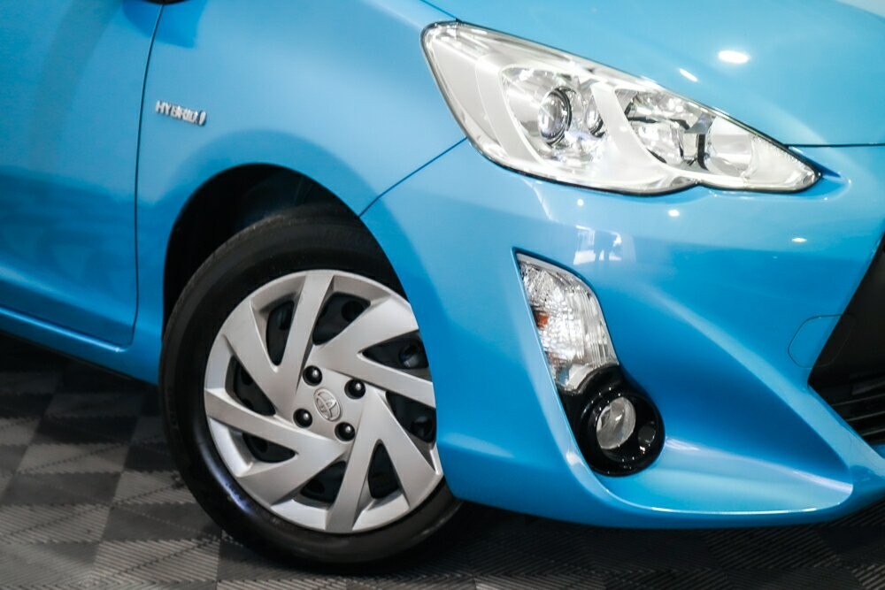 Toyota Prius C image 2