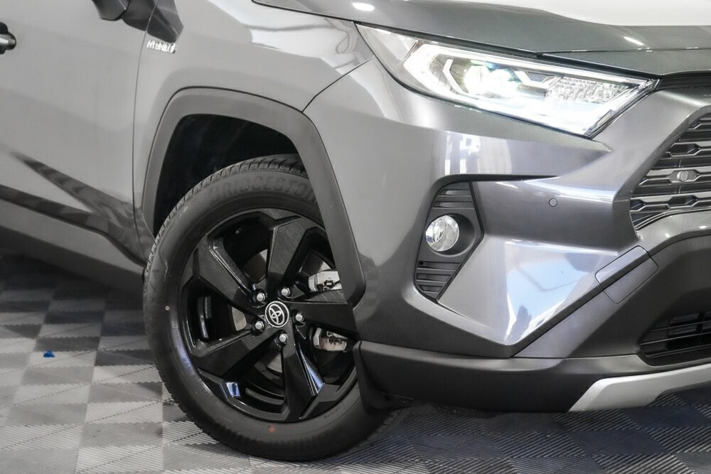 Toyota Rav4 image 2