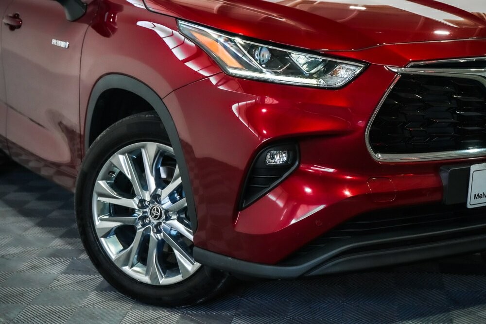 Toyota Kluger image 2