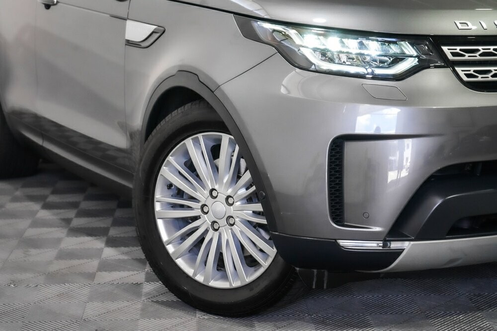 Land Rover Discovery image 2