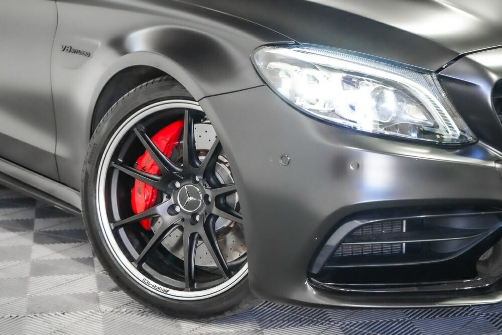 Mercedes Benz C-class image 2