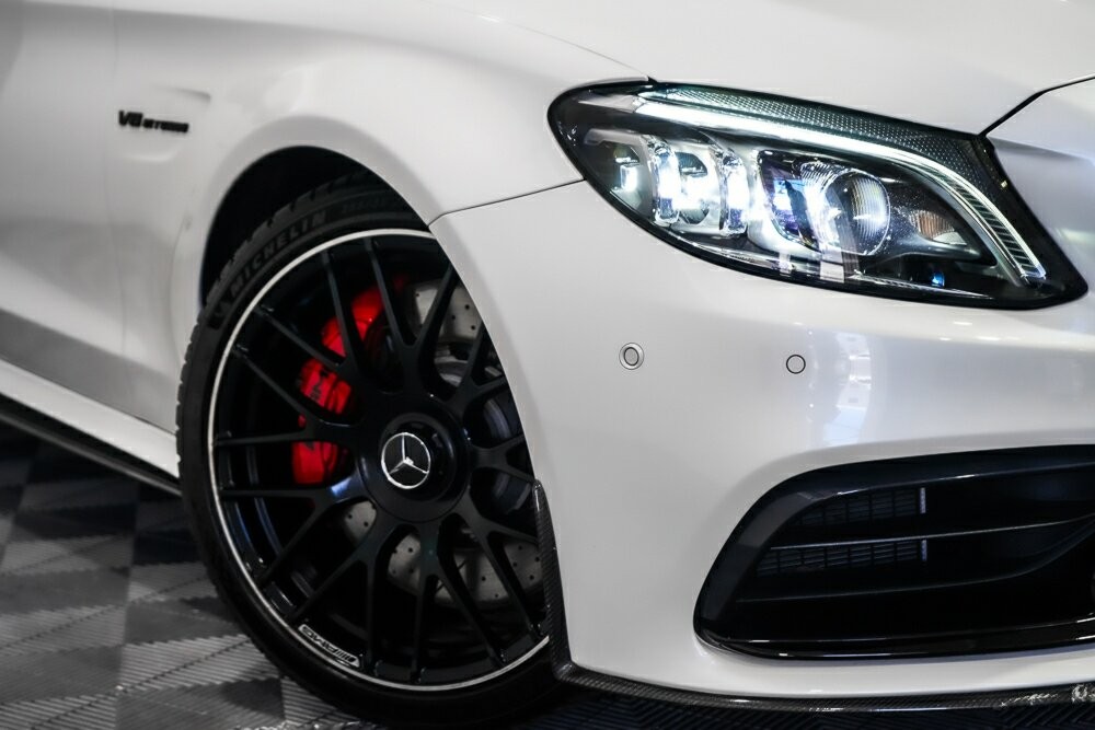 Mercedes Benz C-class image 2