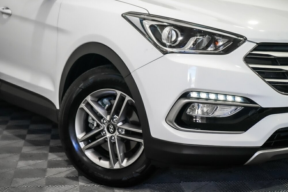 Hyundai Santa Fe image 2