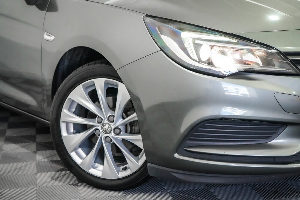 Holden Astra image 2