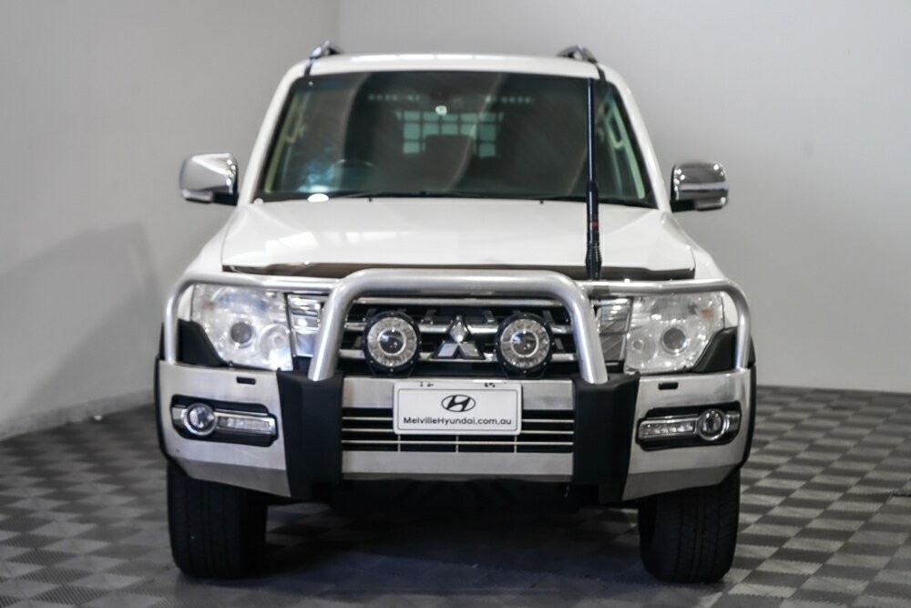 Mitsubishi Pajero image 2