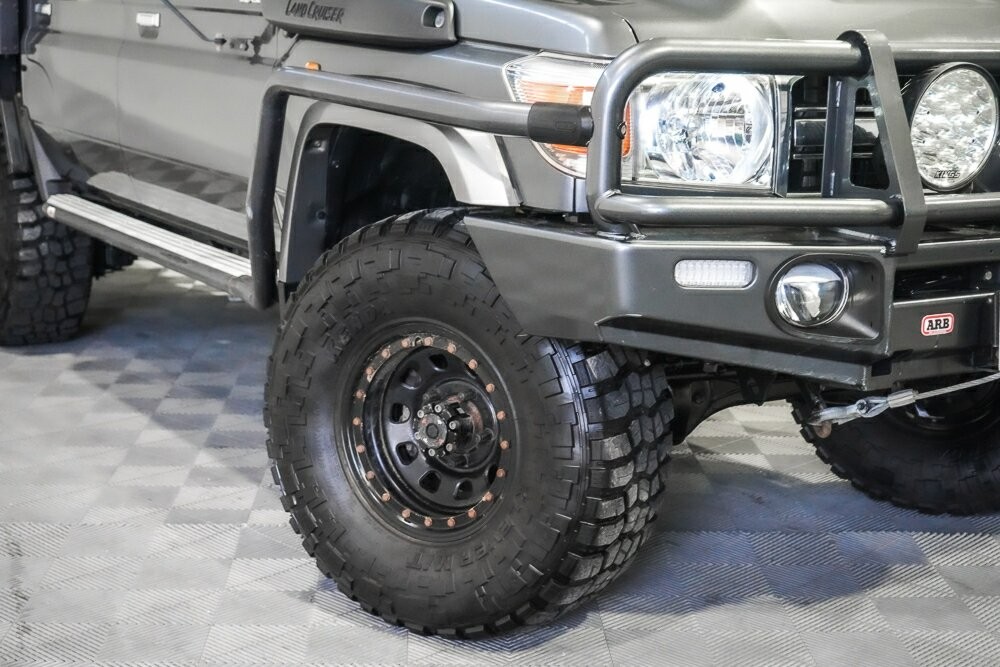 Toyota Landcruiser image 2