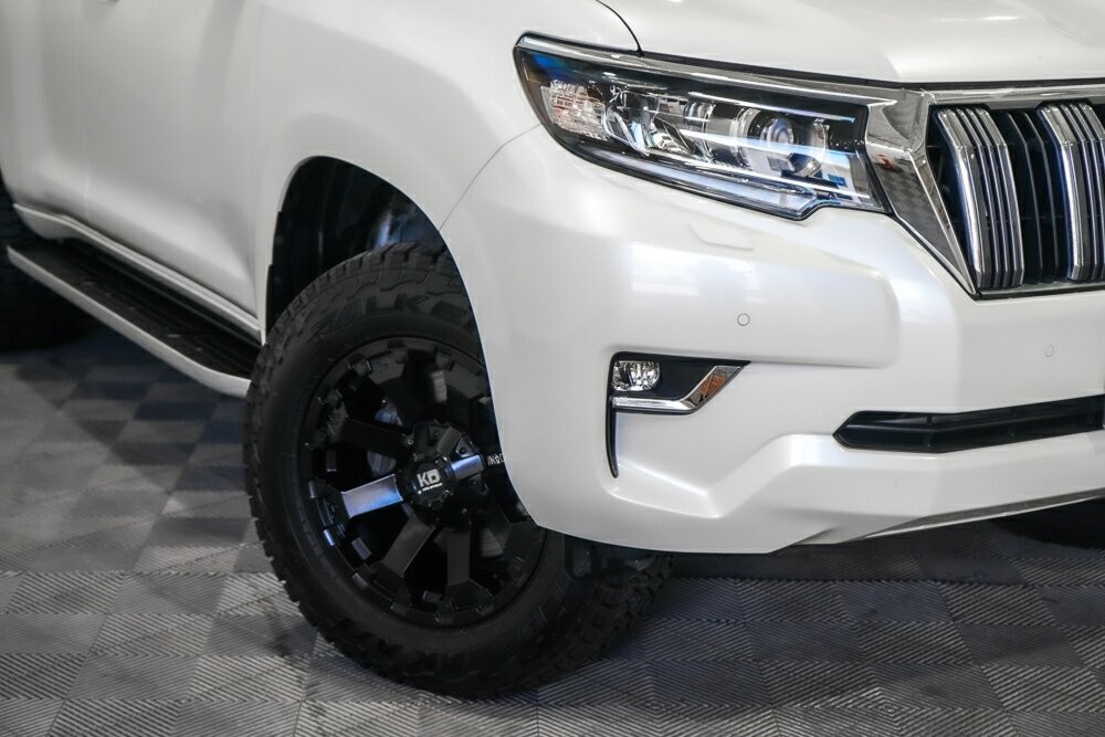 Toyota Landcruiser Prado image 2