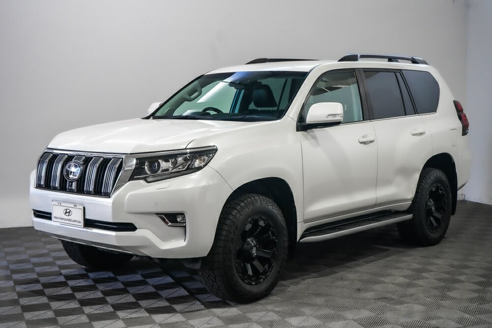 Toyota Landcruiser Prado image 4