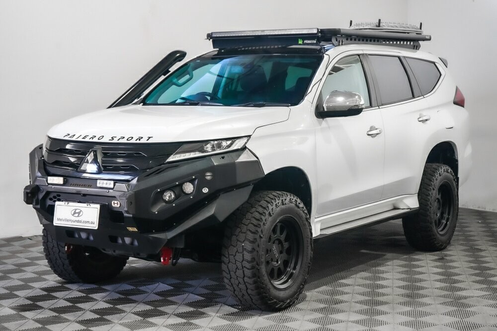 Mitsubishi Pajero Sport image 4