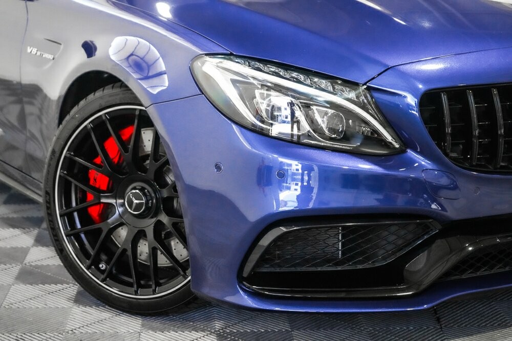 Mercedes Benz C-class image 2