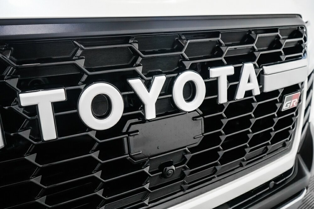 Toyota Landcruiser image 3