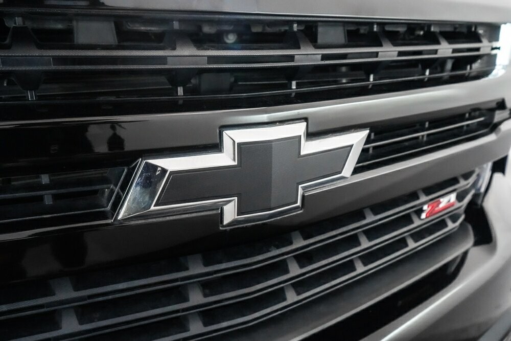 Chevrolet Silverado image 3