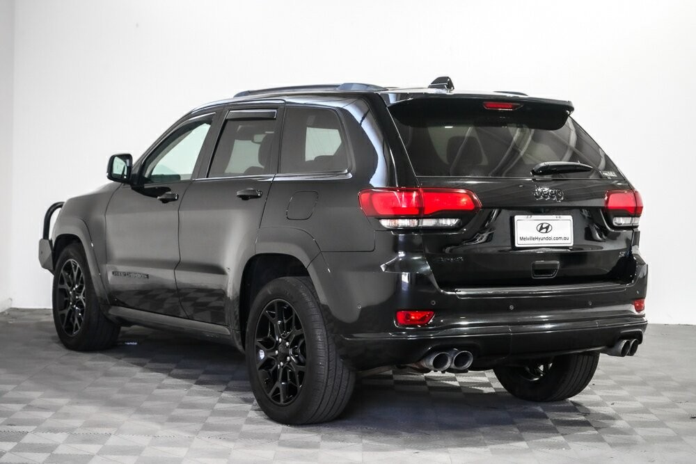 Jeep Grand Cherokee image 4