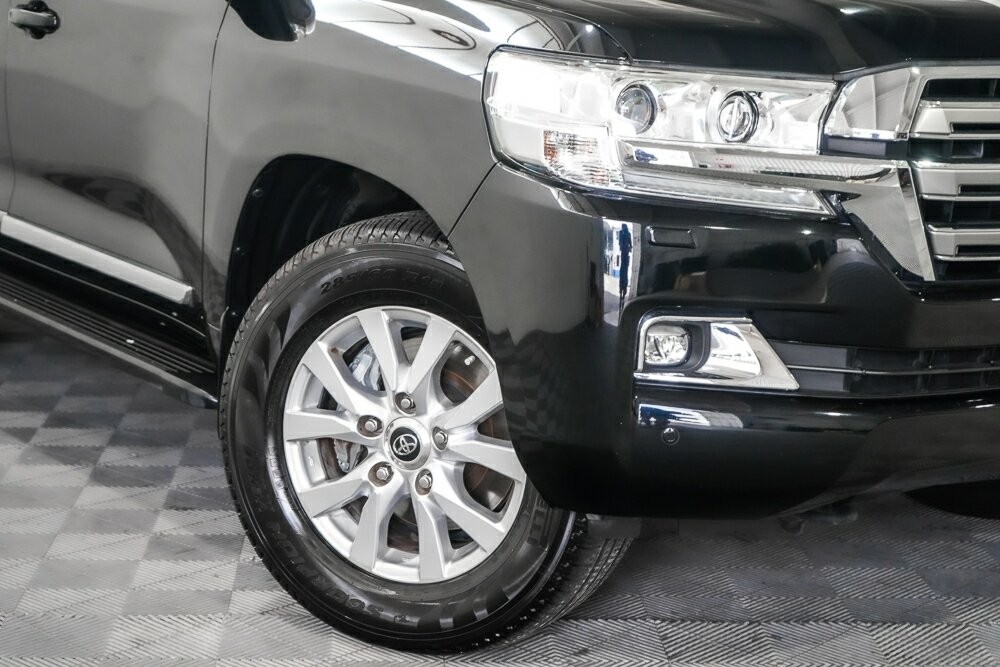 Toyota Landcruiser image 2