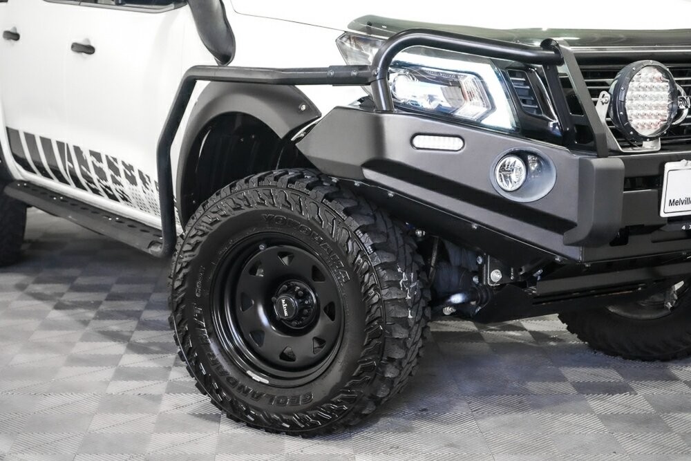 Nissan Navara image 2