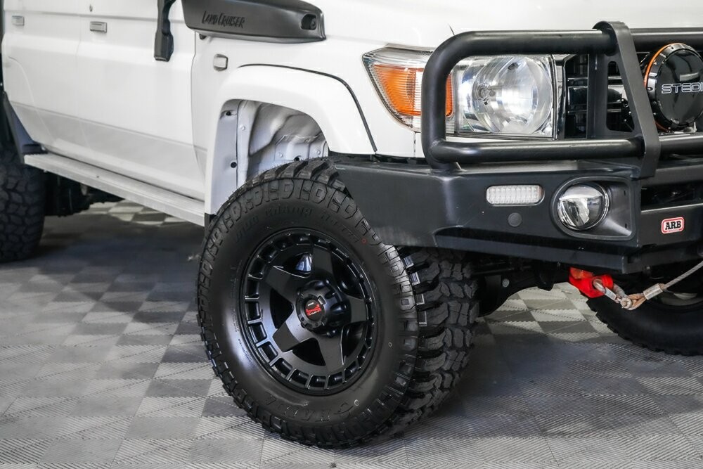 Toyota Landcruiser image 3