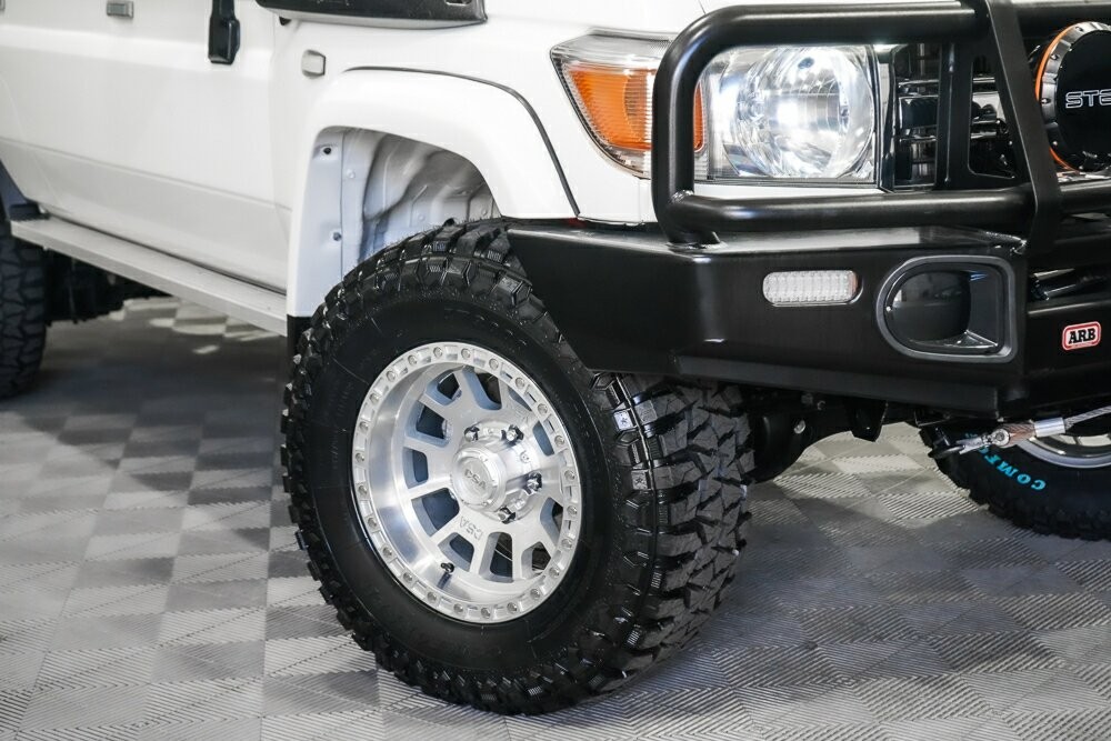 Toyota Landcruiser image 3
