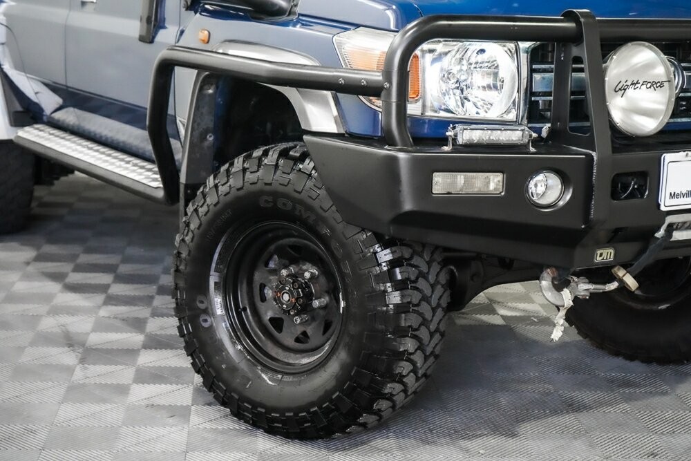 Toyota Landcruiser image 2