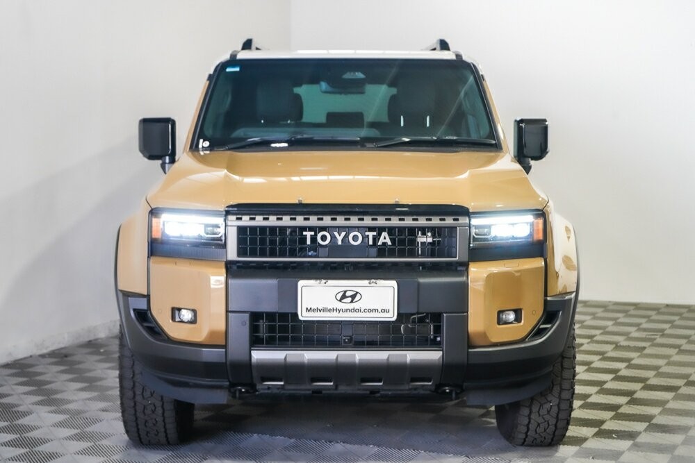 Toyota Landcruiser Prado image 3