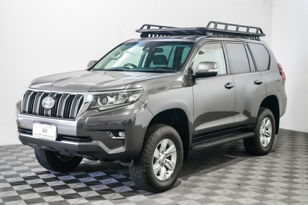 Toyota Landcruiser Prado image 4