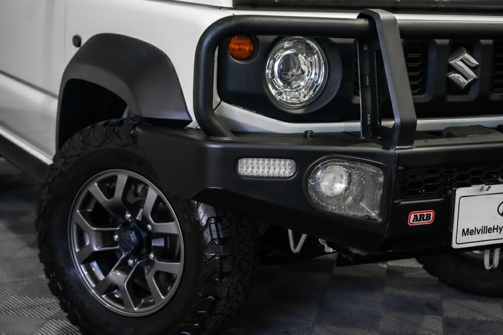 Suzuki Jimny image 2