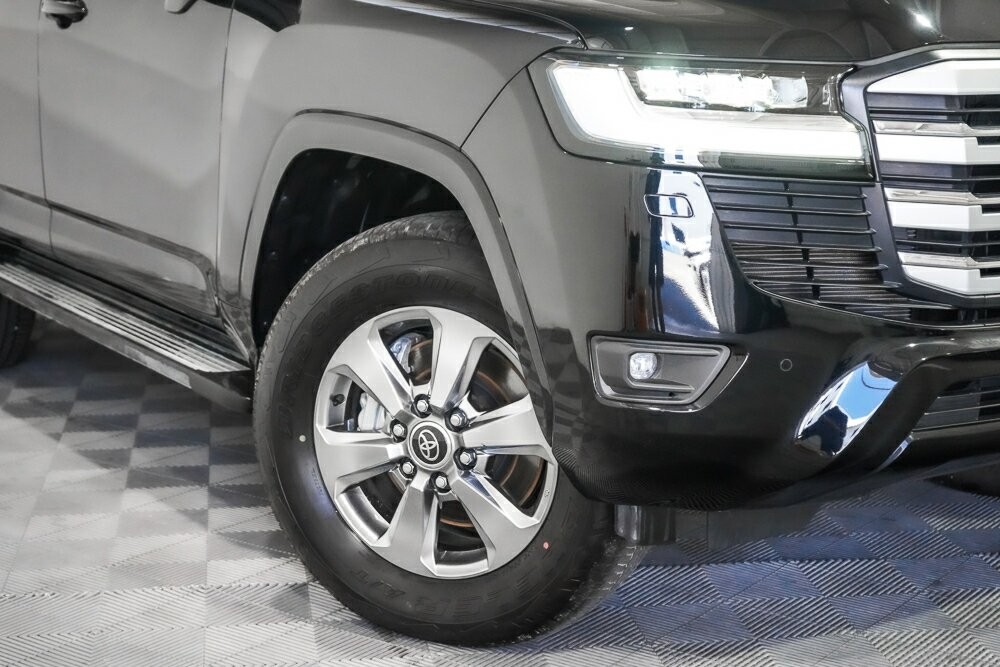 Toyota Landcruiser image 2