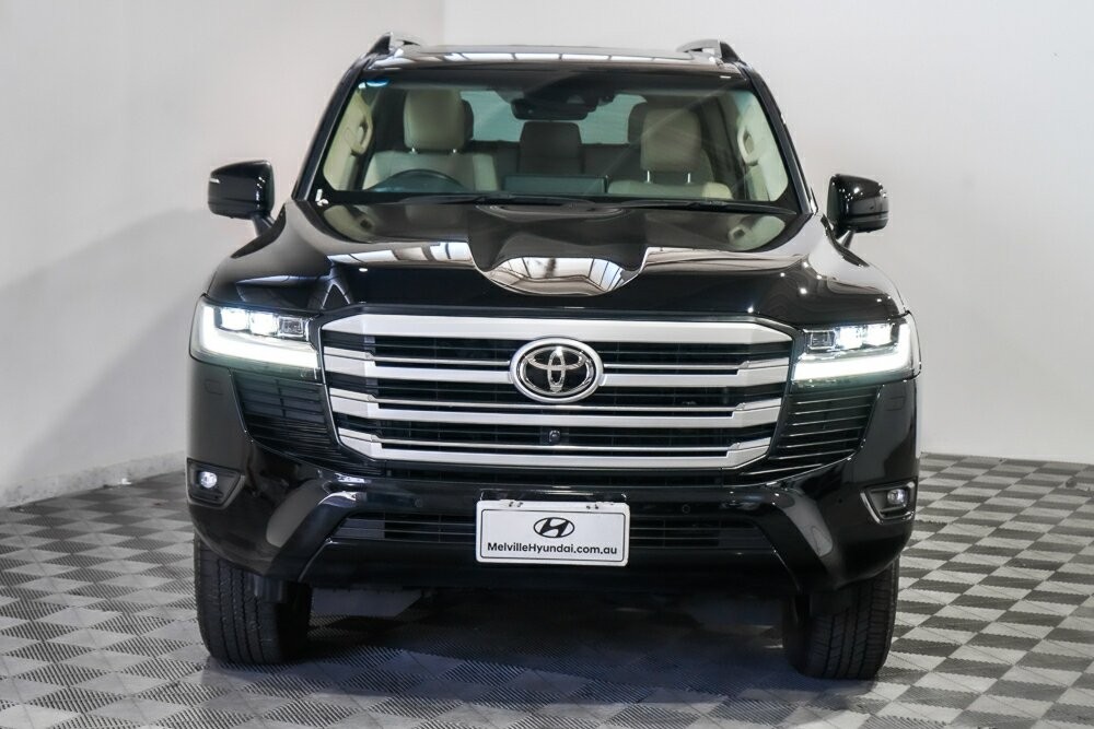 Toyota Landcruiser image 3