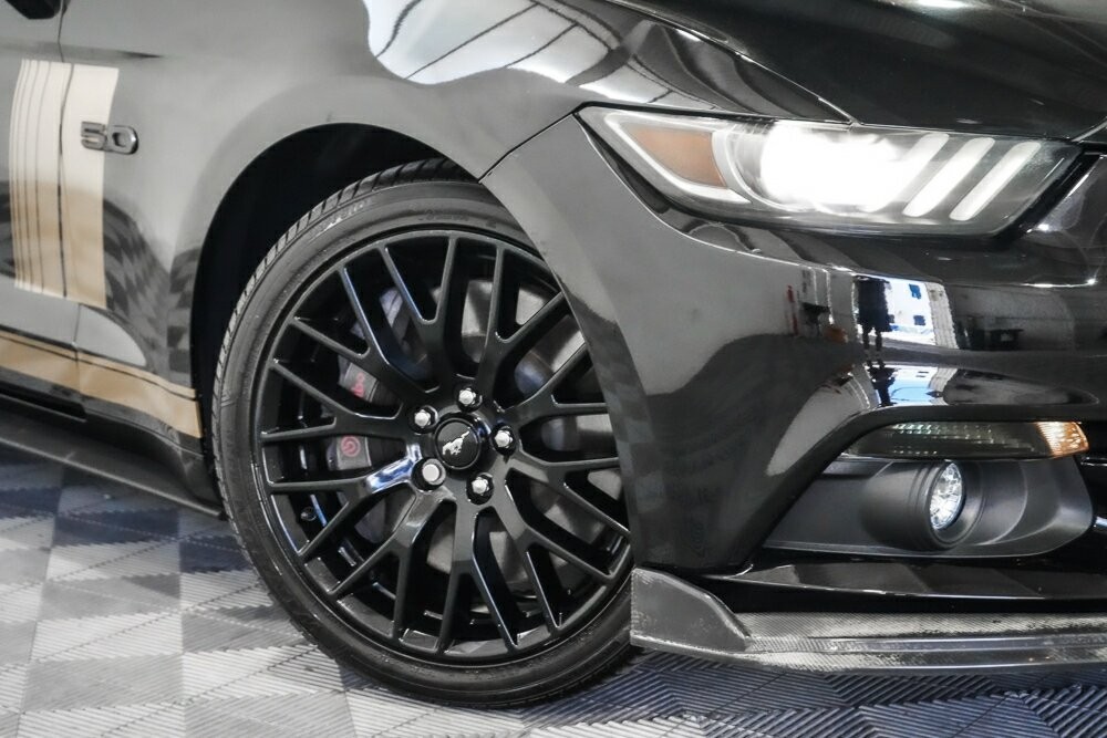 Ford Mustang image 2