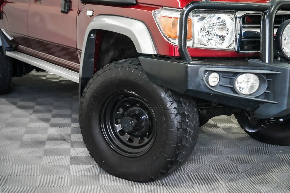 Toyota Landcruiser image 2