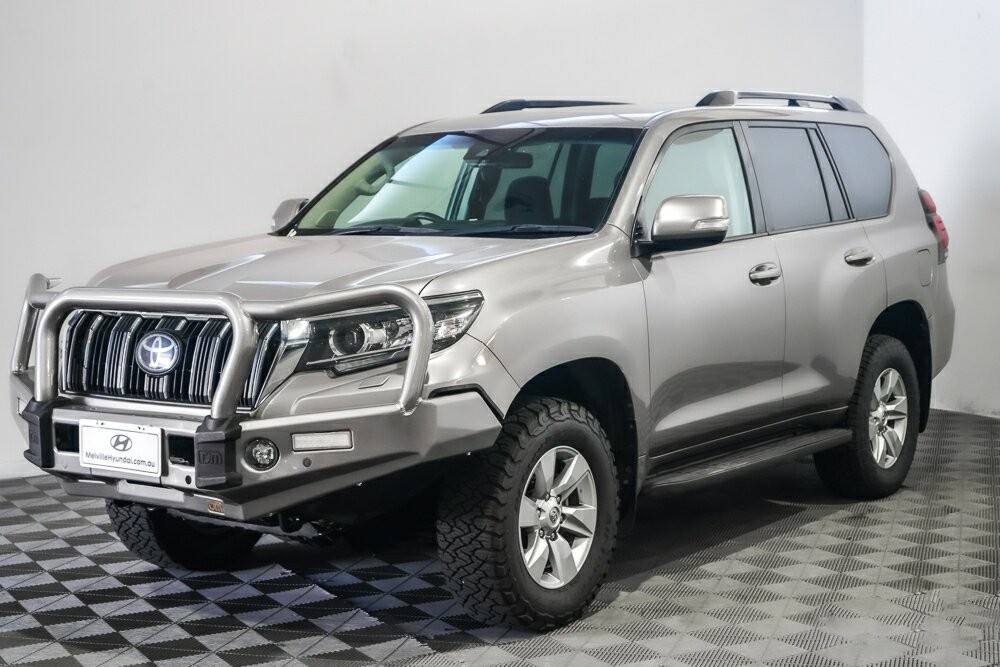 Toyota Landcruiser Prado image 4