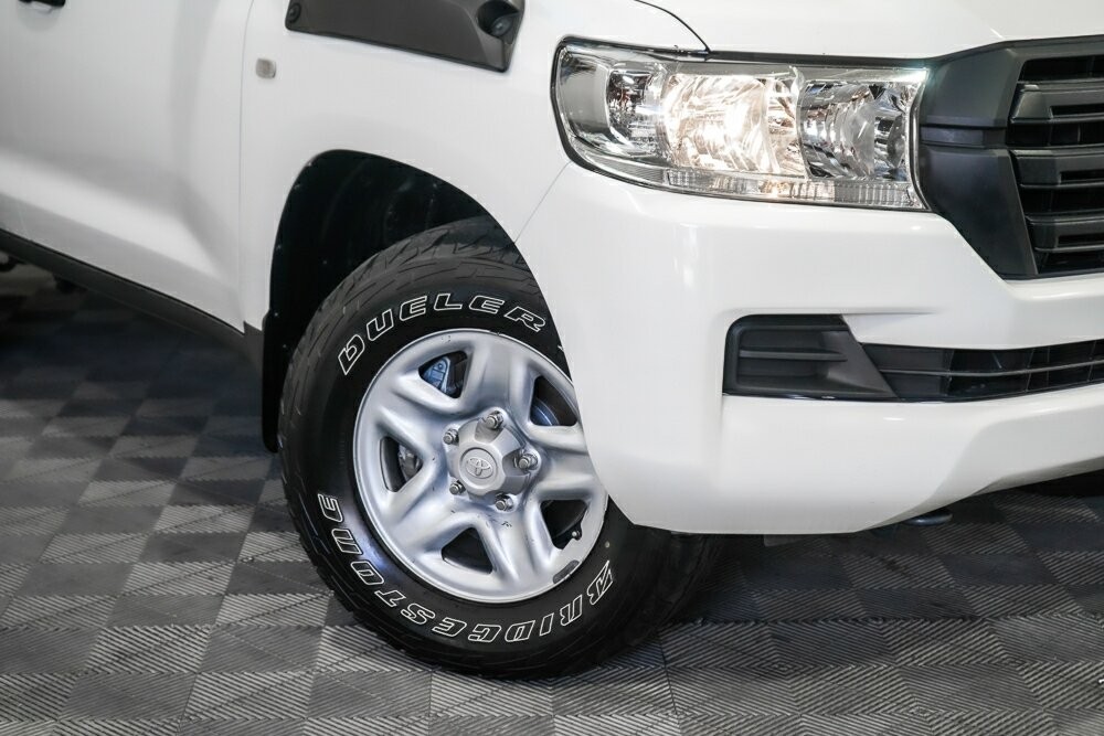 Toyota Landcruiser image 2