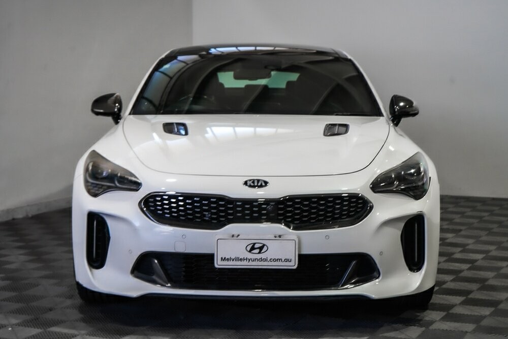 Kia Stinger image 2