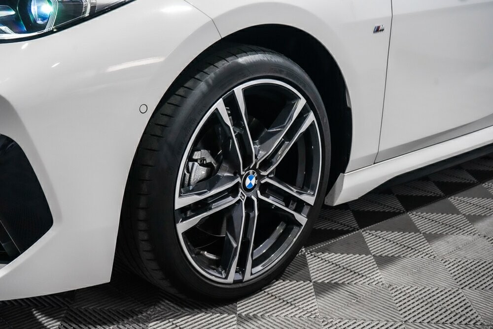 BMW 2 Series image 4