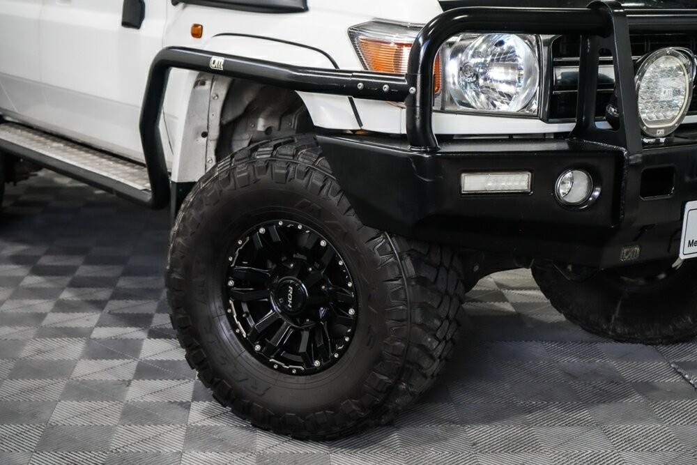 Toyota Landcruiser image 2