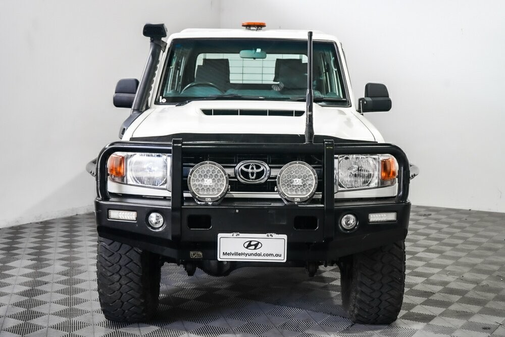 Toyota Landcruiser image 3