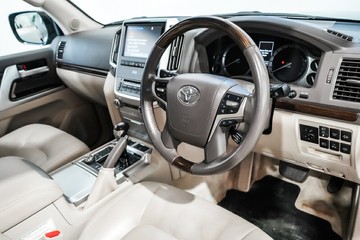 https://vehicle-cdn.autoleague.cloud/17009_11017955_12.jpg