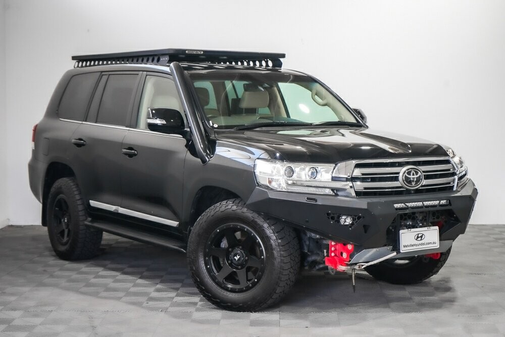 Toyota Landcruiser image 2