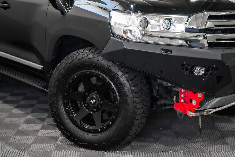 Toyota Landcruiser image 3