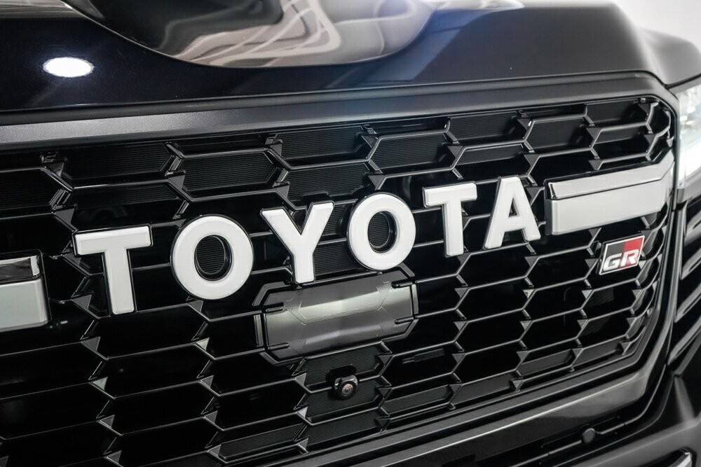 Toyota Landcruiser image 3