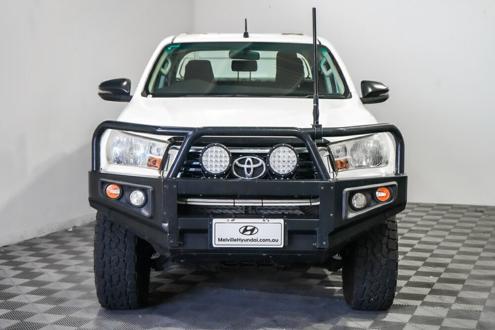 Toyota Hilux image 3