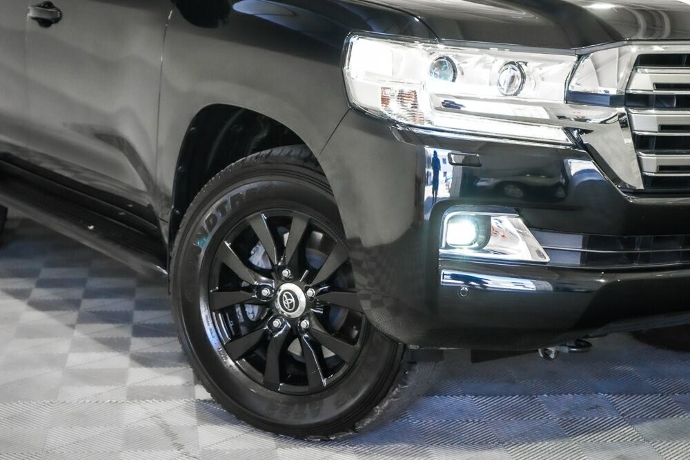 Toyota Landcruiser image 2